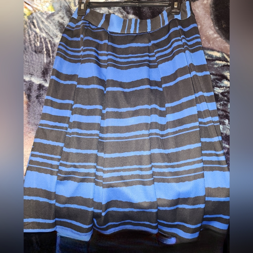 Faith & Joy Stripped Black & Blue pleated skirt